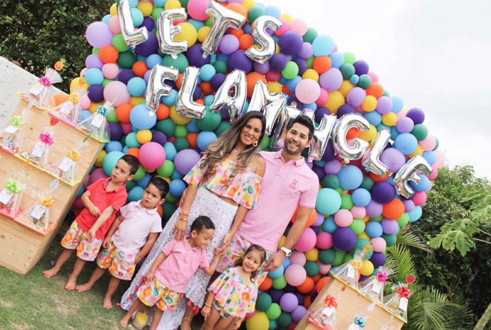 jeune maman enceinte de quadruplés