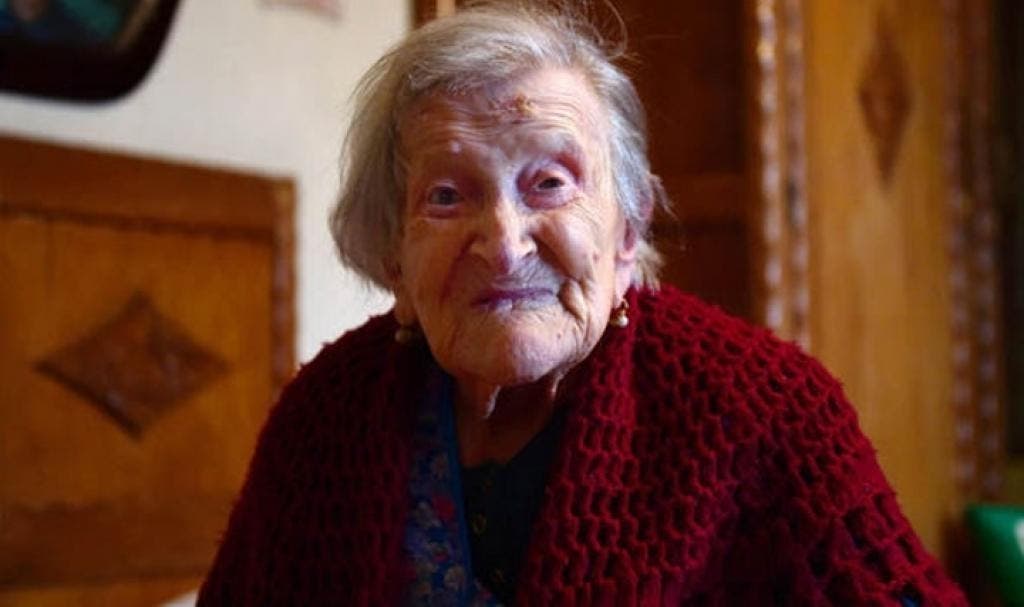 vieille femme vient de fêter ses 117 ans