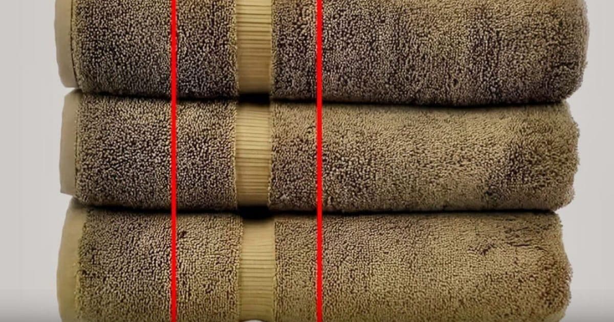 Voici ce que signifie les lignes sur les serviettes de bain