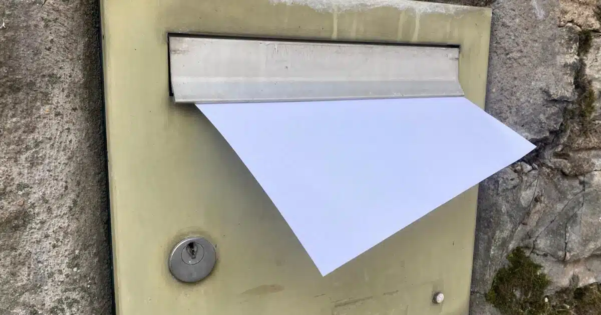 Votre boîte aux lettres contient une feuille blanche ? Voila pourquoi vous devez vous en méfier