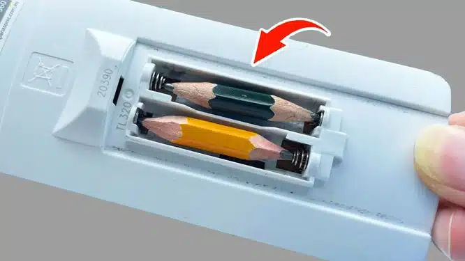Vous n'achèterez plus jamais de piles pour votre télécommande après avoir découvert cette idée géniale