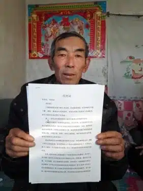 Portrait de Wang Enlin dans son environnement